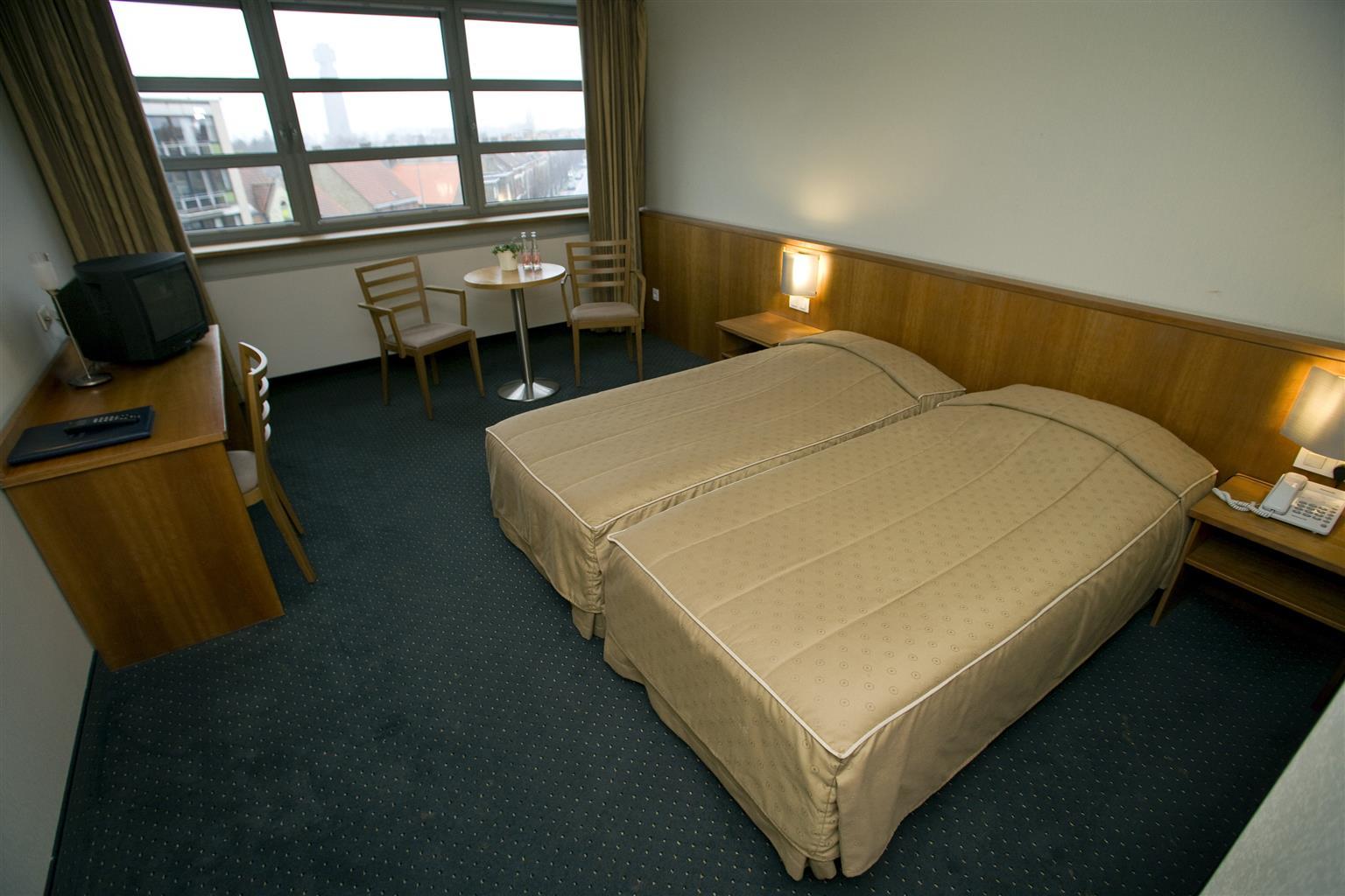 Hotel Pax Diksmuide Exteriör bild