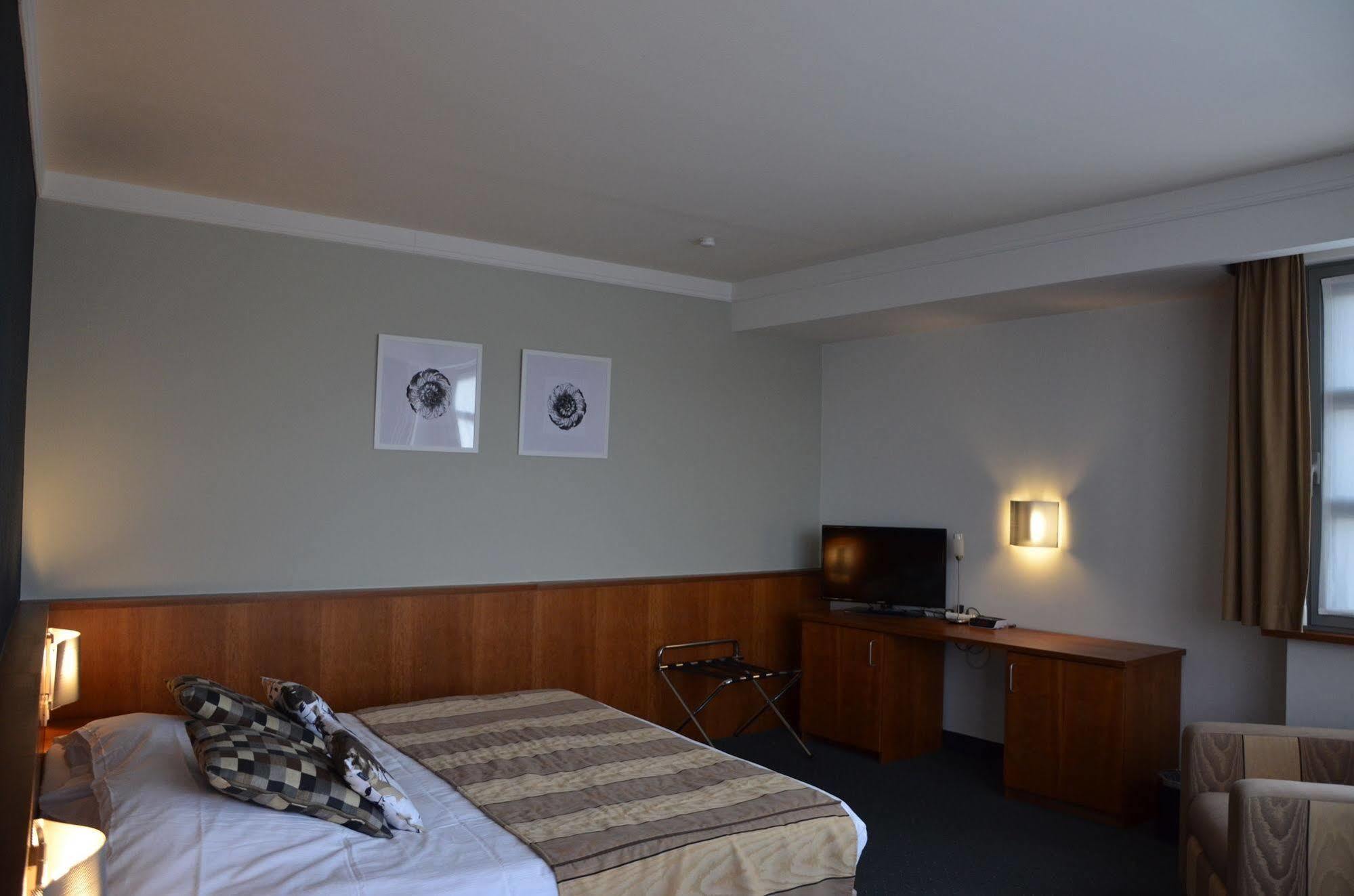 Hotel Pax Diksmuide Exteriör bild